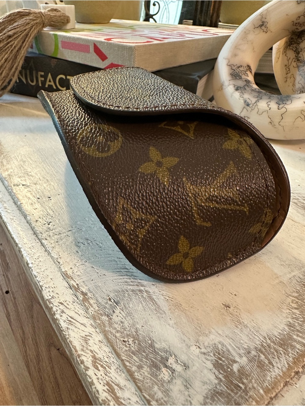 Xl Handcrafted Leather Sunglasses Case - Picture 4 of 10